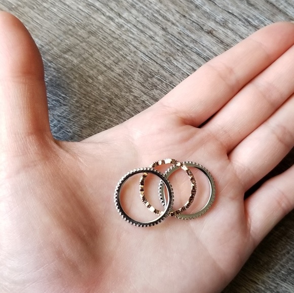 🔥LAST 1🔥SET OF 3 DAINTY SIMULATED DIAMOND RINGS - Picture 6 of 8